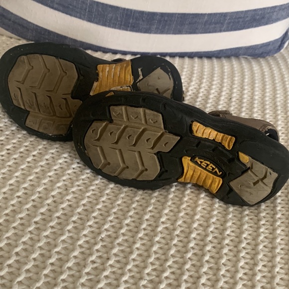 Keen waterproof sandals - Picture 3 of 3